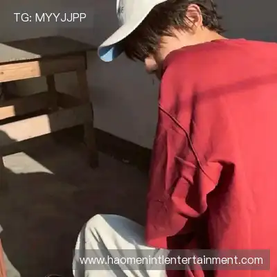 邹朵千
